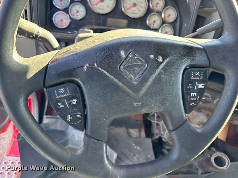 image for item DT0632 2013 International ProStar Plus 122 semi truck