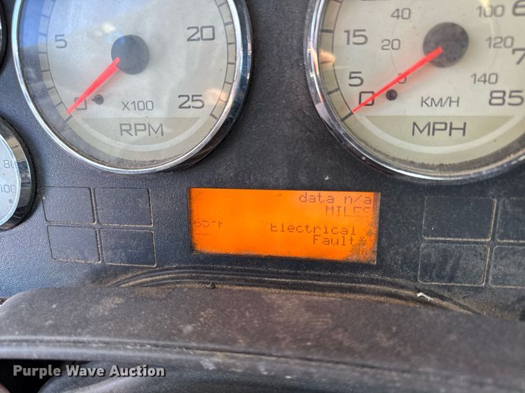 image for item DT0632 2013 International ProStar Plus 122 semi truck