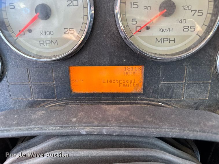 image for item DT0632 2013 International ProStar Plus 122 semi truck