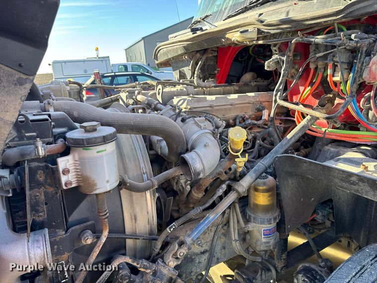 image for item DT0632 2013 International ProStar Plus 122 semi truck