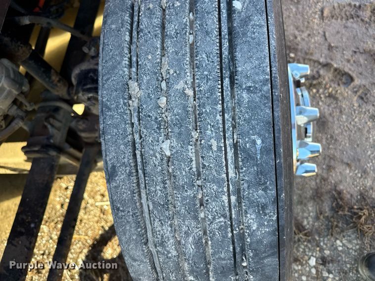 image for item DT0632 2013 International ProStar Plus 122 semi truck