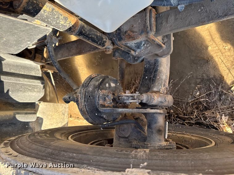 image for item DT0632 2013 International ProStar Plus 122 semi truck