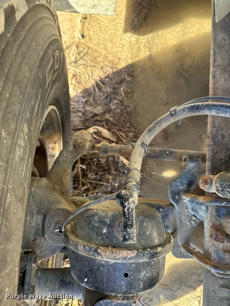 image for item DT0632 2013 International ProStar Plus 122 semi truck