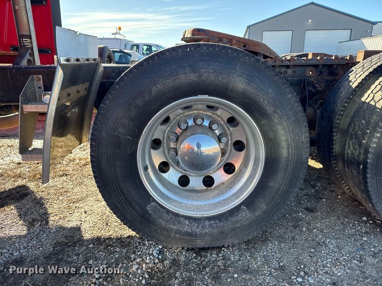 image for item DT0632 2013 International ProStar Plus 122 semi truck