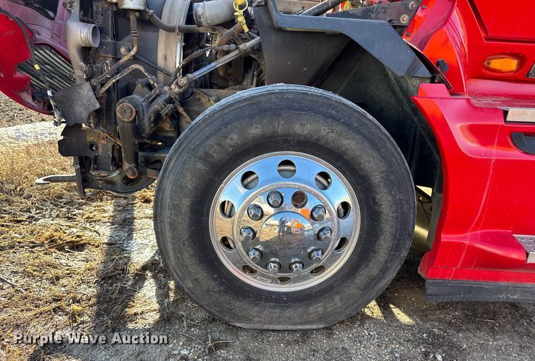 image for item DT0632 2013 International ProStar Plus 122 semi truck