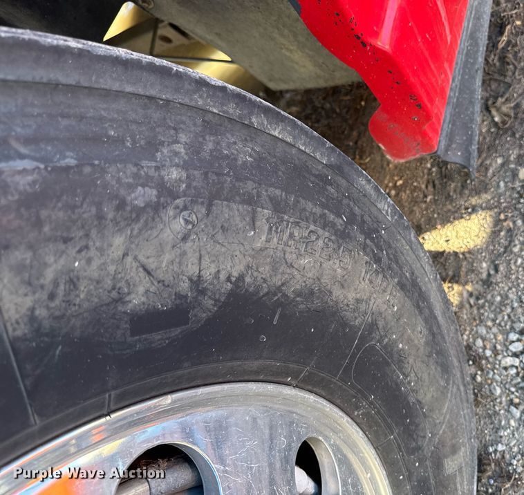 image for item DT0632 2013 International ProStar Plus 122 semi truck