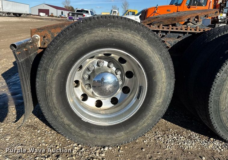 image for item DT0632 2013 International ProStar Plus 122 semi truck