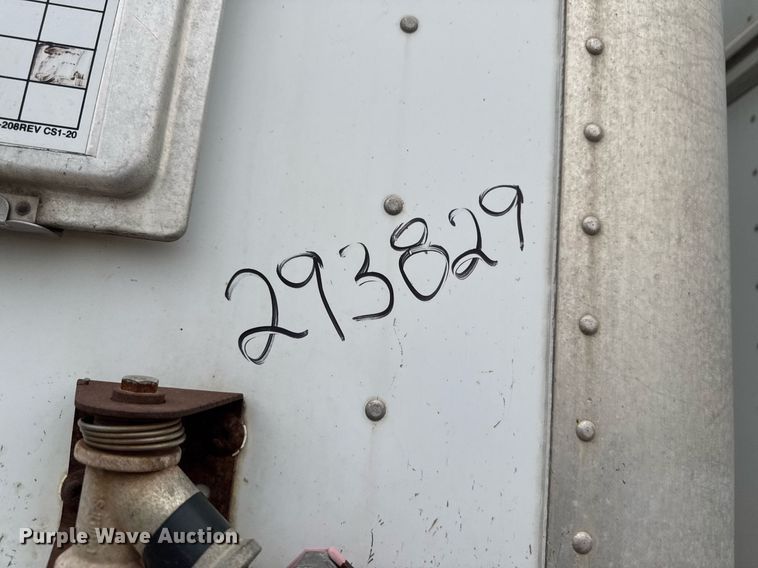 image for item DT0660 2009 Vanguard National VXP dry van trailer