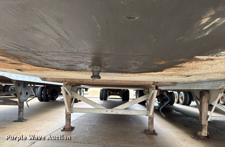 image for item DT0660 2009 Vanguard National VXP dry van trailer