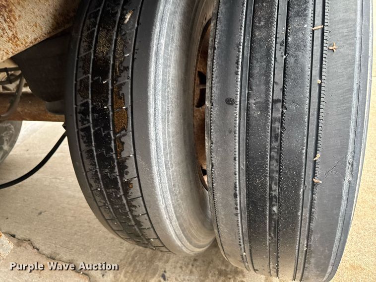 image for item DT0660 2009 Vanguard National VXP dry van trailer