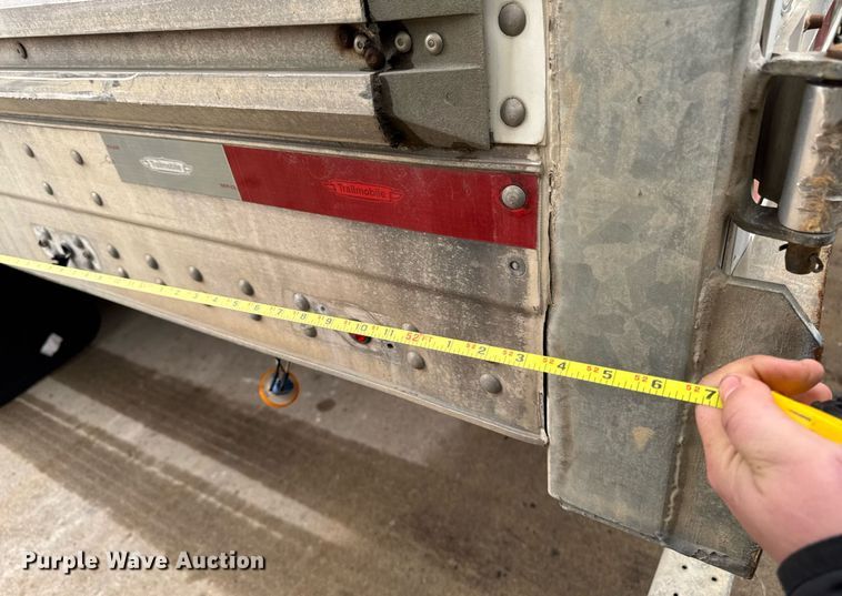 image for item DT0661 2007 Tracer dry van trailer