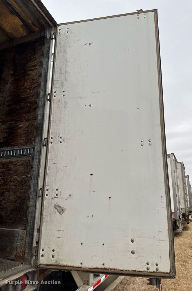 image for item DT0661 2007 Tracer dry van trailer