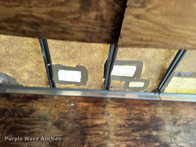 image for item DT0661 2007 Tracer dry van trailer