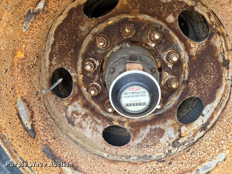 image for item DT0661 2007 Tracer dry van trailer