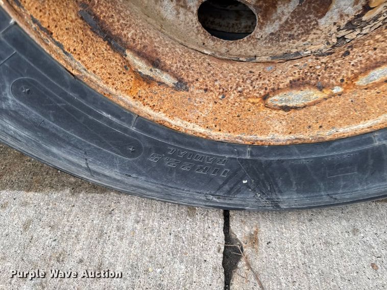 image for item DT0661 2007 Tracer dry van trailer