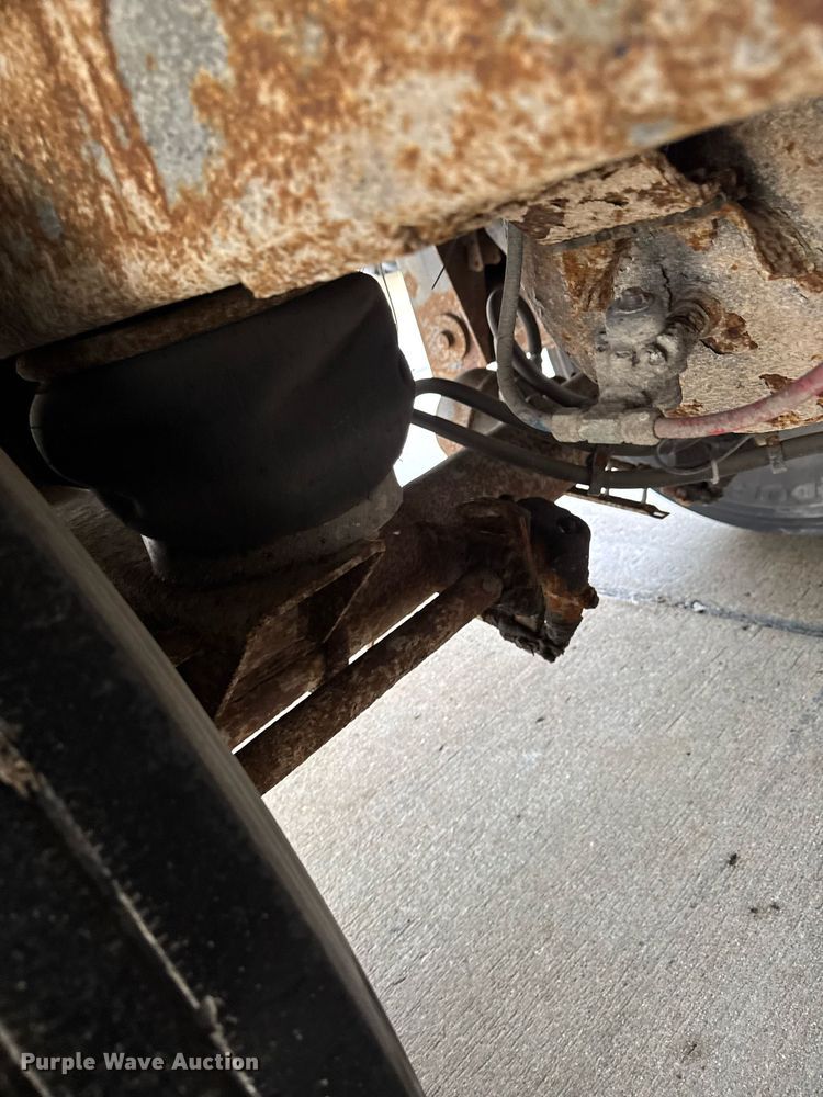 image for item DT0661 2007 Tracer dry van trailer