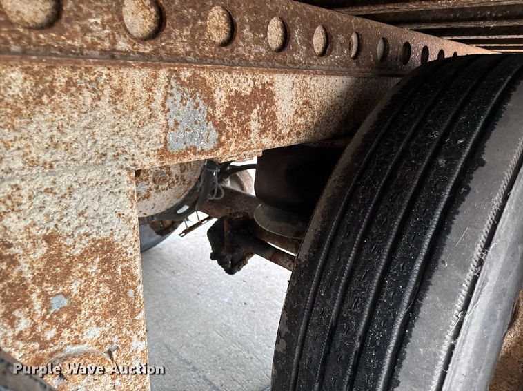 image for item DT0661 2007 Tracer dry van trailer