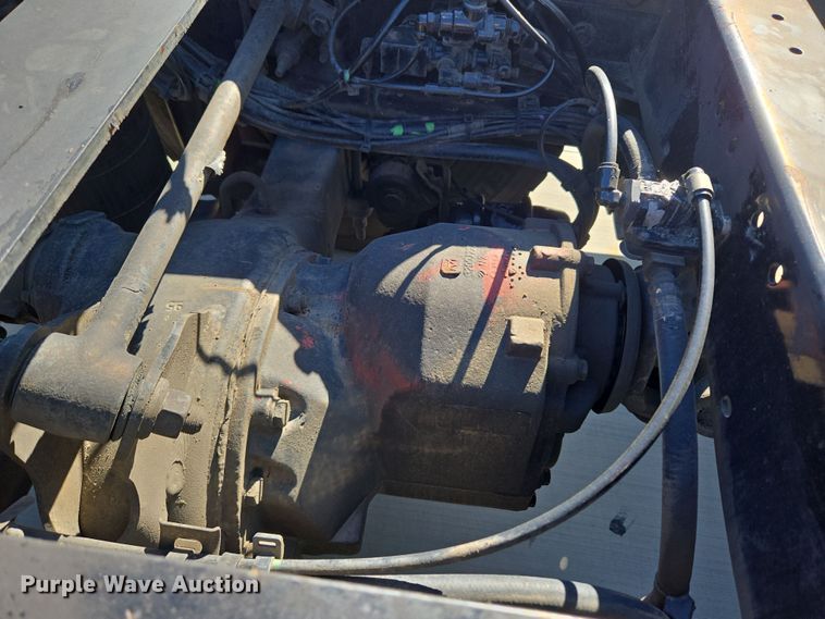 image for item DT7048 2016 Volvo VN semi truck