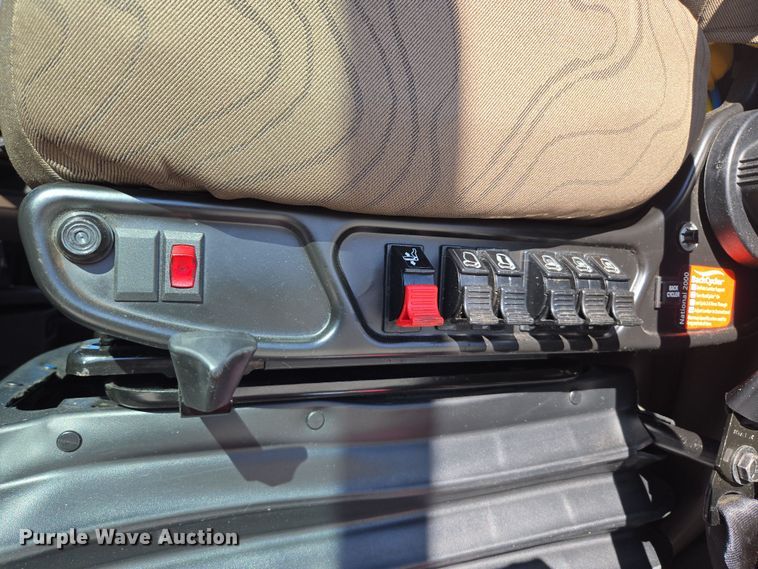 image for item DT7048 2016 Volvo VN semi truck