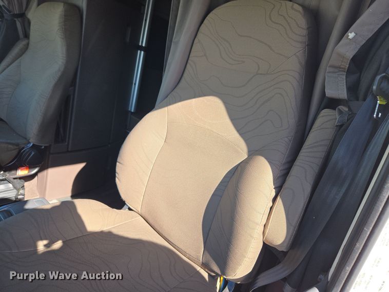 image for item DT7048 2016 Volvo VN semi truck