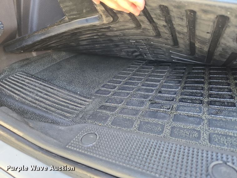 image for item DT7048 2016 Volvo VN semi truck