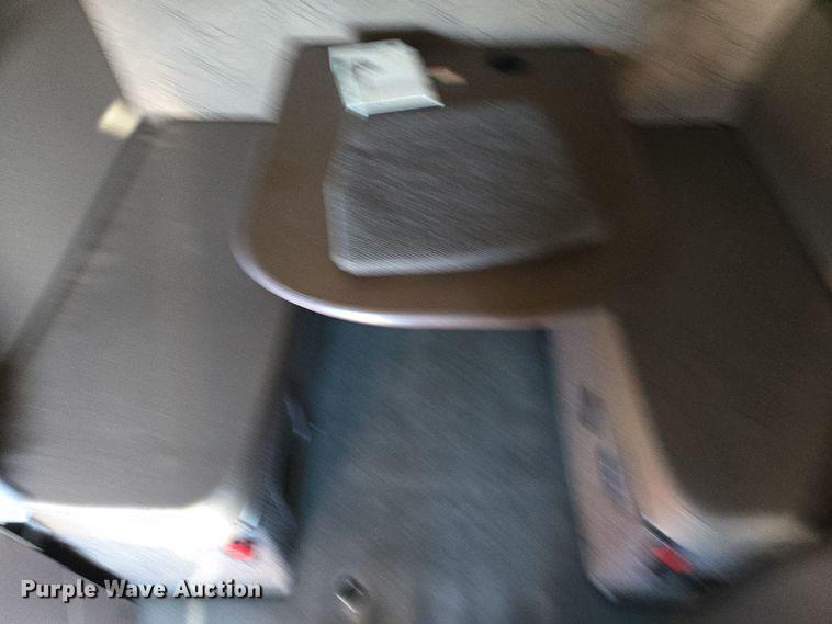 image for item DT7048 2016 Volvo VN semi truck