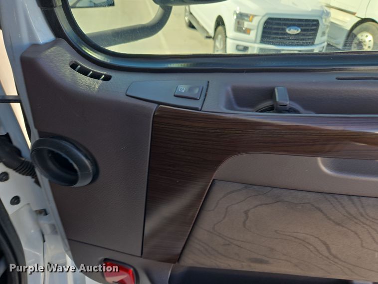 image for item DT7048 2016 Volvo VN semi truck