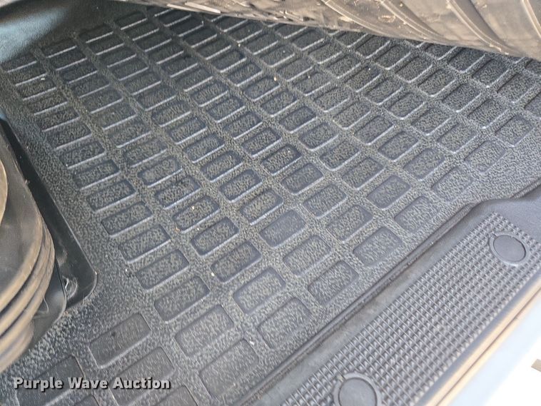 image for item DT7048 2016 Volvo VN semi truck