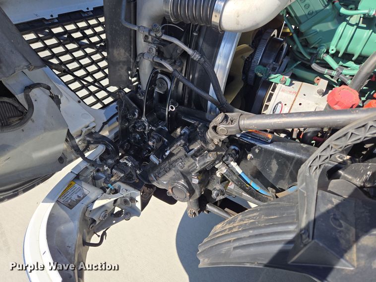 image for item DT7048 2016 Volvo VN semi truck