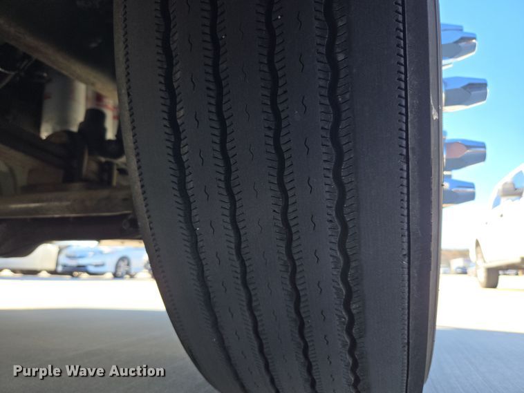 image for item DT7048 2016 Volvo VN semi truck