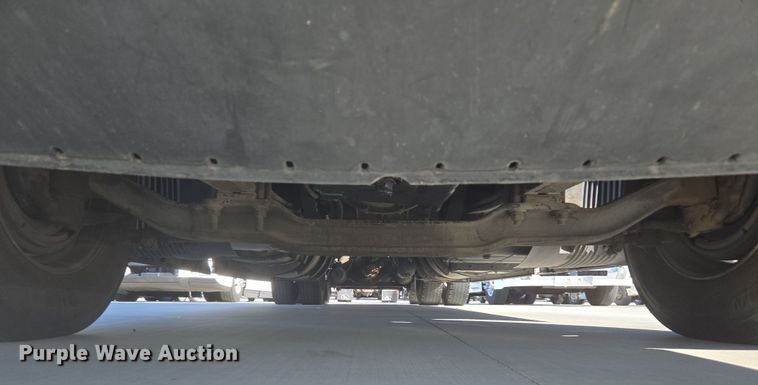 image for item DT7049 2015 Volvo VN semi truck