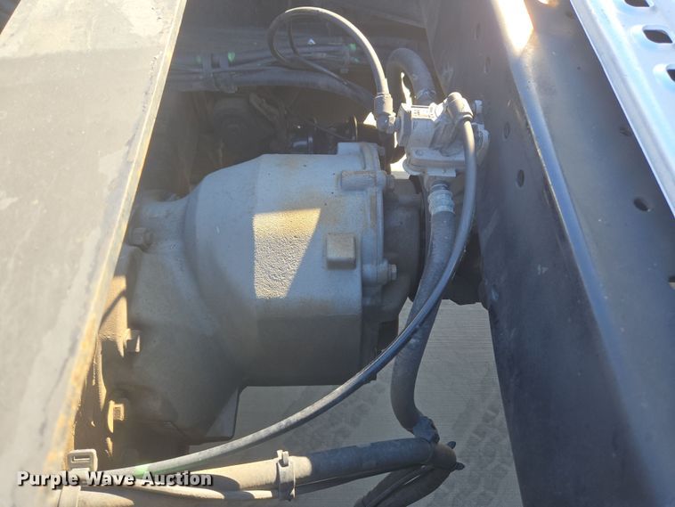 image for item DT7049 2015 Volvo VN semi truck