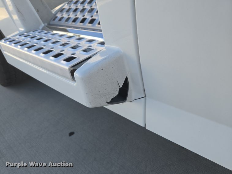 image for item DT7049 2015 Volvo VN semi truck