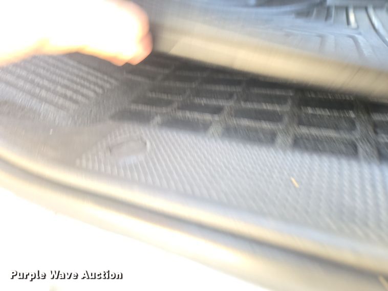 image for item DT7049 2015 Volvo VN semi truck