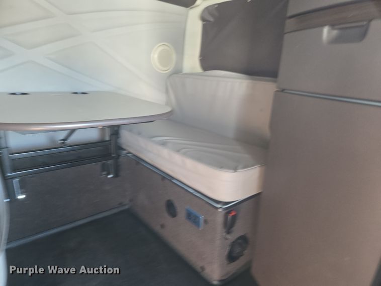 image for item DT7049 2015 Volvo VN semi truck