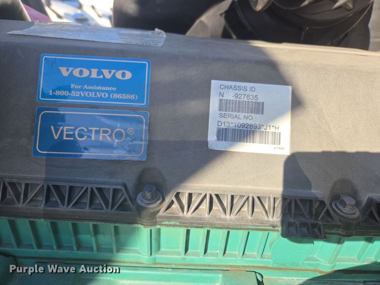 image for item DT7049 2015 Volvo VN semi truck