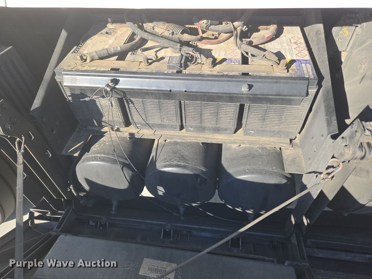 image for item DT7050 2020 Volvo VNL860 semi truck