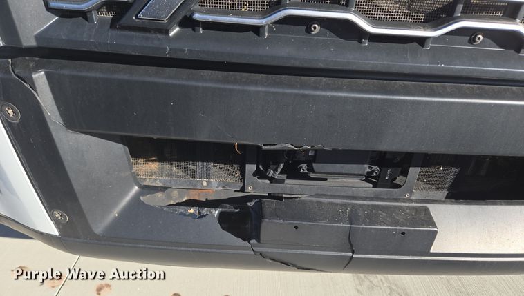 image for item DT7050 2020 Volvo VNL860 semi truck