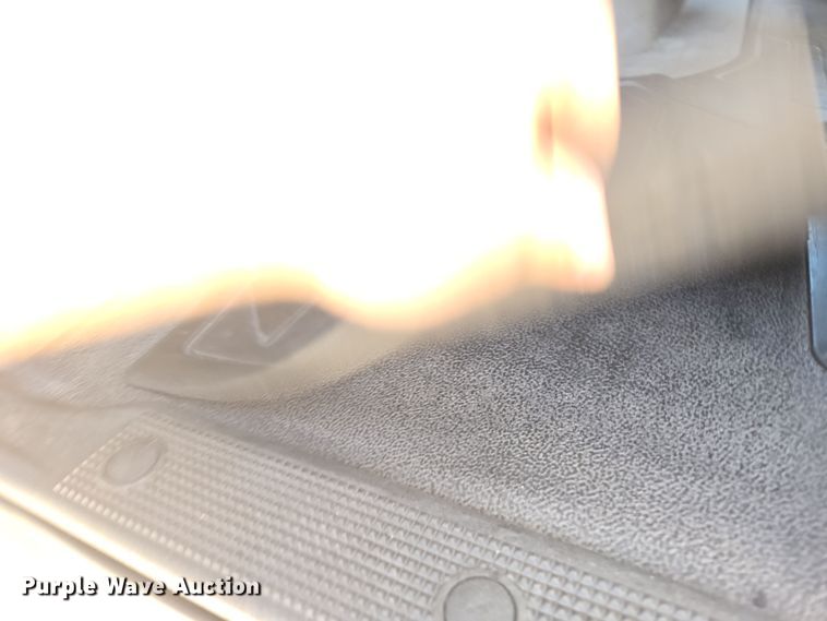 image for item DT7050 2020 Volvo VNL860 semi truck