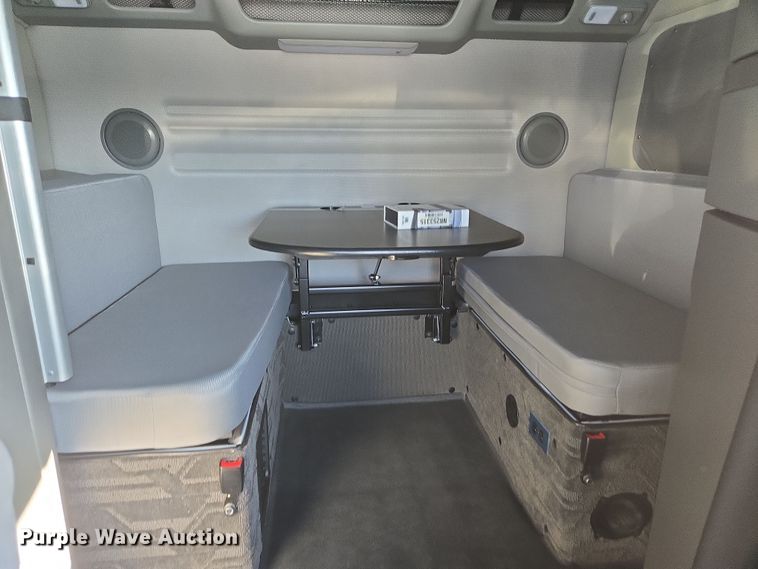 image for item DT7050 2020 Volvo VNL860 semi truck