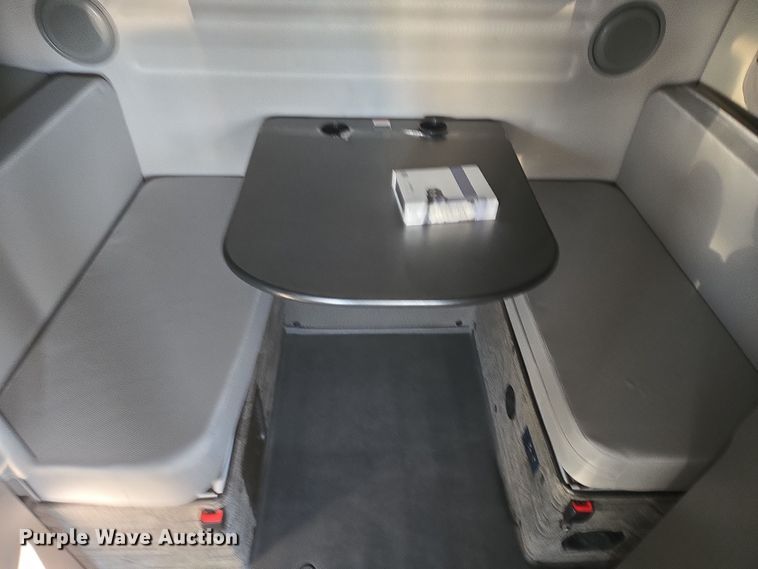 image for item DT7050 2020 Volvo VNL860 semi truck