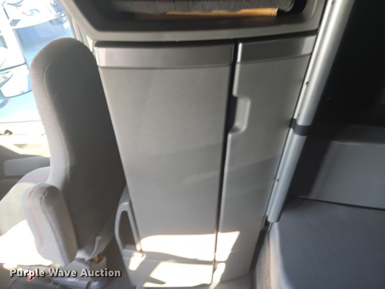 image for item DT7050 2020 Volvo VNL860 semi truck