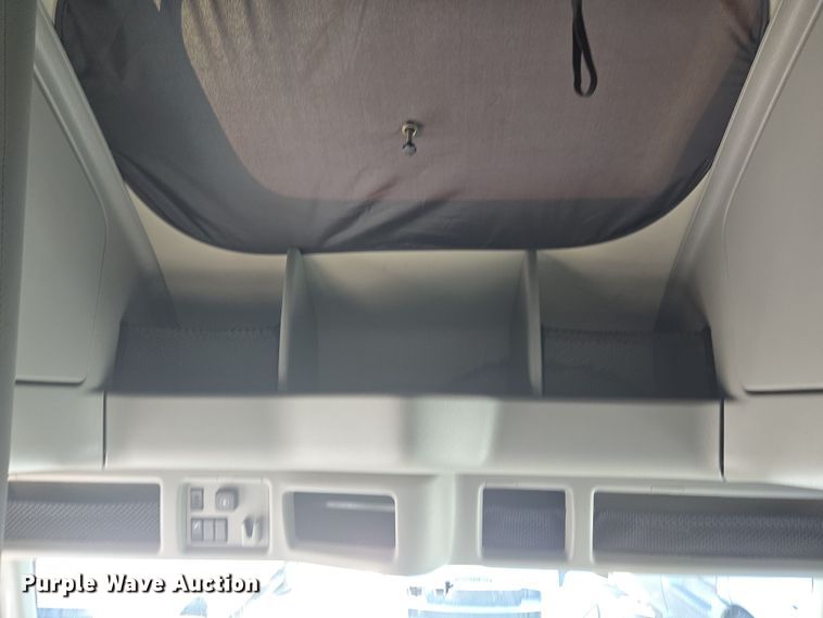 image for item DT7050 2020 Volvo VNL860 semi truck