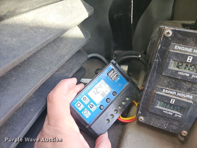 image for item DT7615 2015 Freightliner Cascadia semi truck