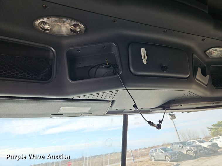 image for item DT7615 2015 Freightliner Cascadia semi truck