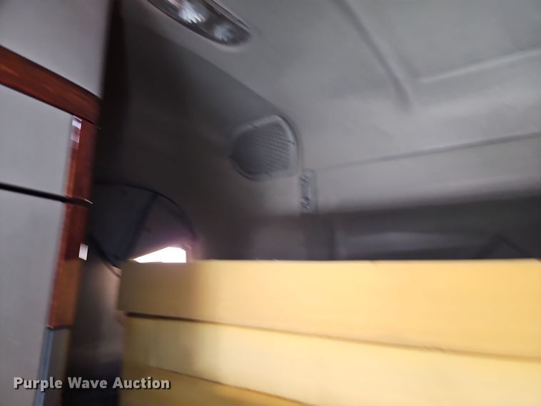 image for item DT7615 2015 Freightliner Cascadia semi truck