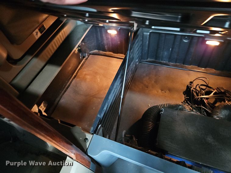 image for item DT7615 2015 Freightliner Cascadia semi truck