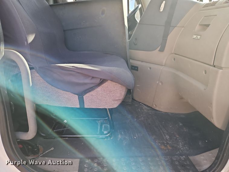 image for item DT7615 2015 Freightliner Cascadia semi truck