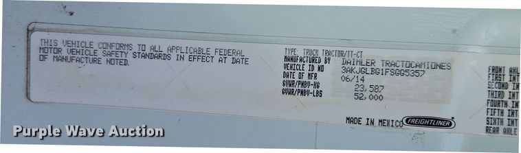 image for item DT7615 2015 Freightliner Cascadia semi truck