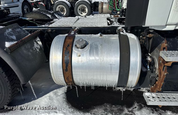 image for item DU3298 2018 Freightliner Cascadia 125 semi truck